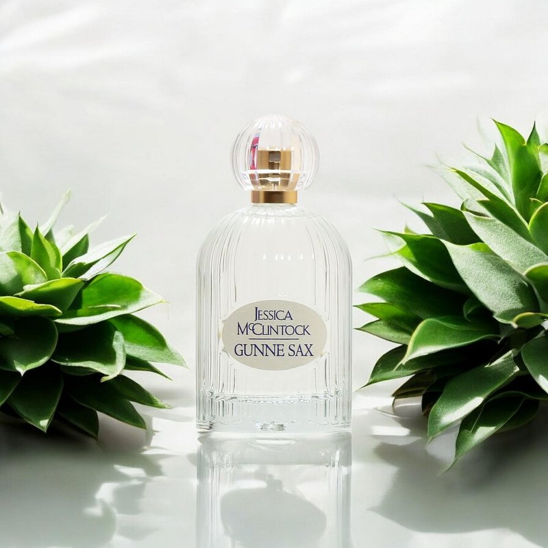 Jessica McClintock Gunne Sax Eau De Parfum Spray for Women, 3.4 oz - Warm Floral Fragrance with Bergamot, Freesia, Iris, Sandalwood & Musk, Vintage-Inspired Bottle