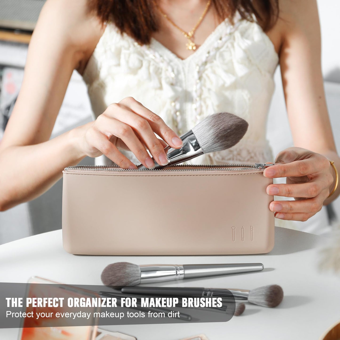FERYES Silicone Makeup Brush Bag – Elegant Cosmetic Brushes Pouch Bag with YKK Zipper, Travel Makeup Tools Organizer Bag -Light Brown