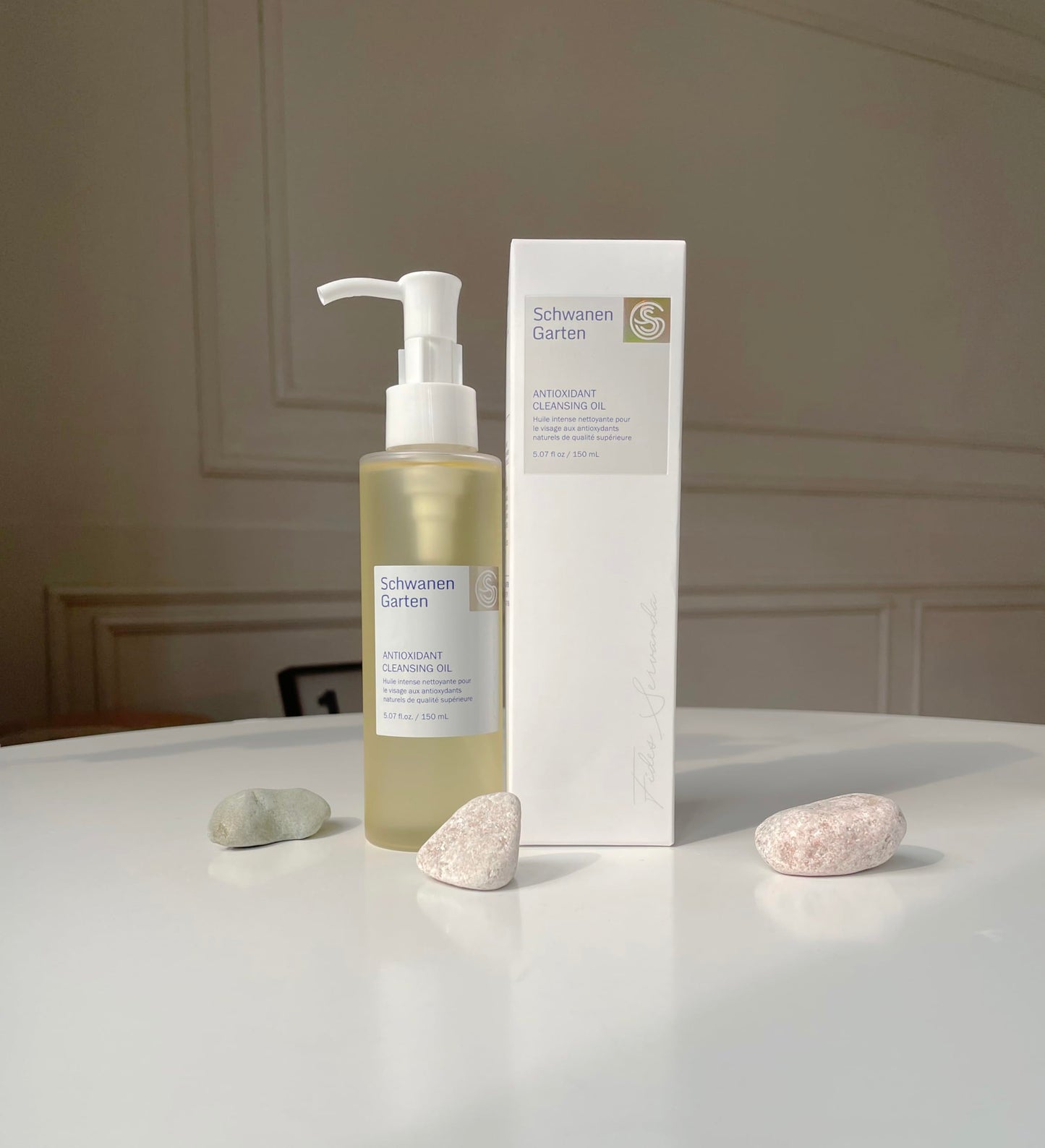 Schwanen Garten Cleansing Oil 5.07oz / 150ml - Gently oil-based deep cleanser, Makeup Remover, Organically grown & Handpicked ingredients, Vegan, Clean beauty