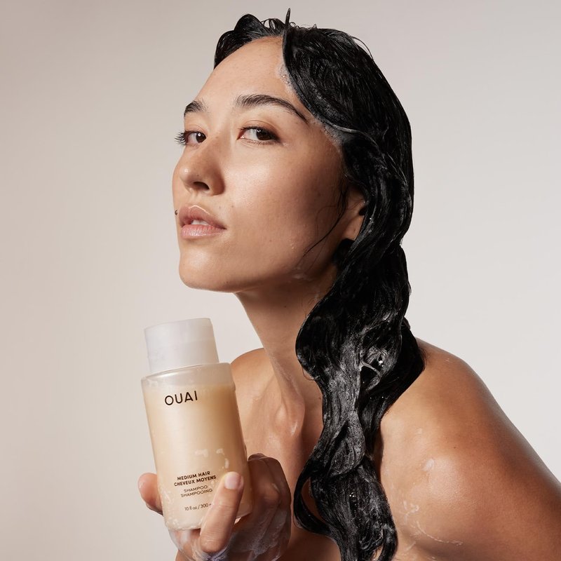 OUAI Medium Hair Shampoo - Hydrating Shampoo for Color Treated Hair & Dry Scalp - Nourishes, Strengthens, Reduces Breakage & Adds Shine - Coconut Oil, Babassu, Keratin - Sulfate Free, 10 Oz
