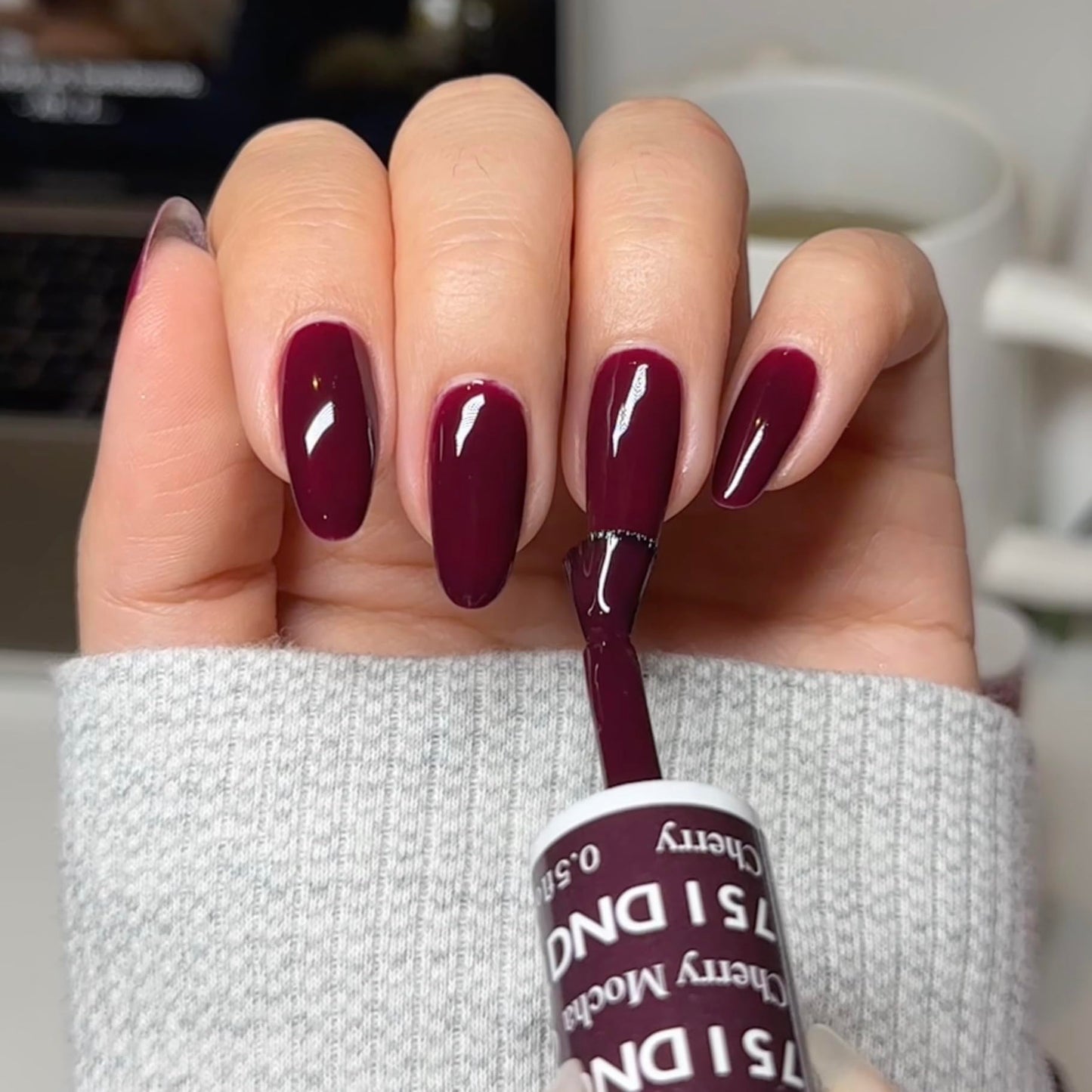 DND Gel Polish Set, Brown Collection, UV/LED Gel Polish and Air Dry Nail Lacquer, Matching Chip-Free Polish Duo, 751 Cherry Mocha, 0.5 Fl Oz
