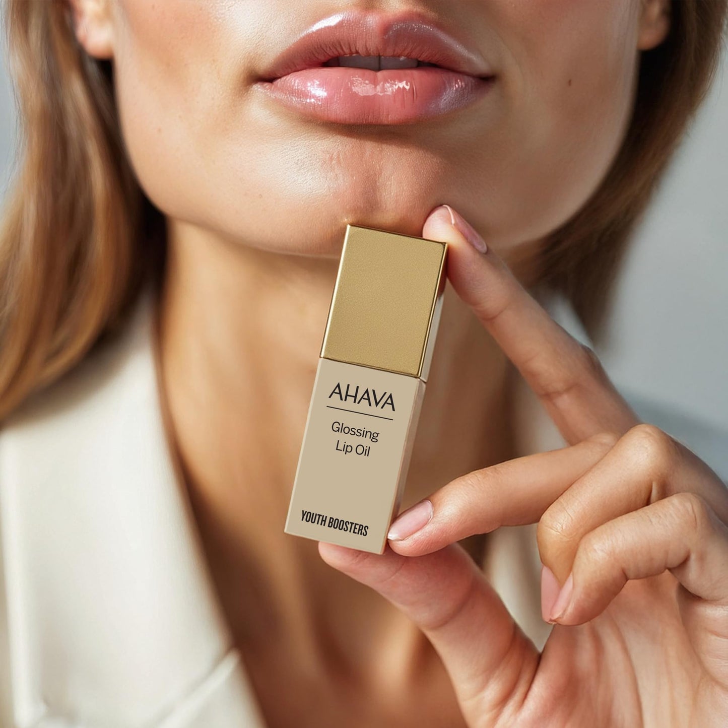 Ahava Glossing Lip Oil 6ml – Hydrating & Nourishing Lip Treatment with Dead Sea Minerals, Jojoba Oil & Date Extract – Protects Against Dryness & Delivers Glossy, Non-Sticky Finish