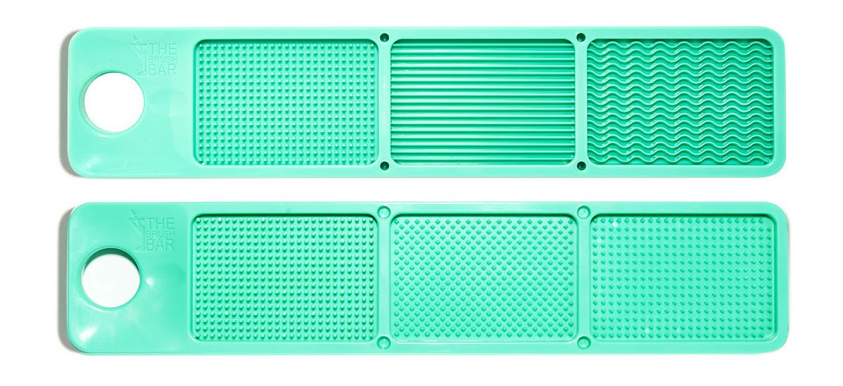 Mat Makeup Brush Cleaner - Exfoliating Pad for Deep Cleaning Foundations Brushes
