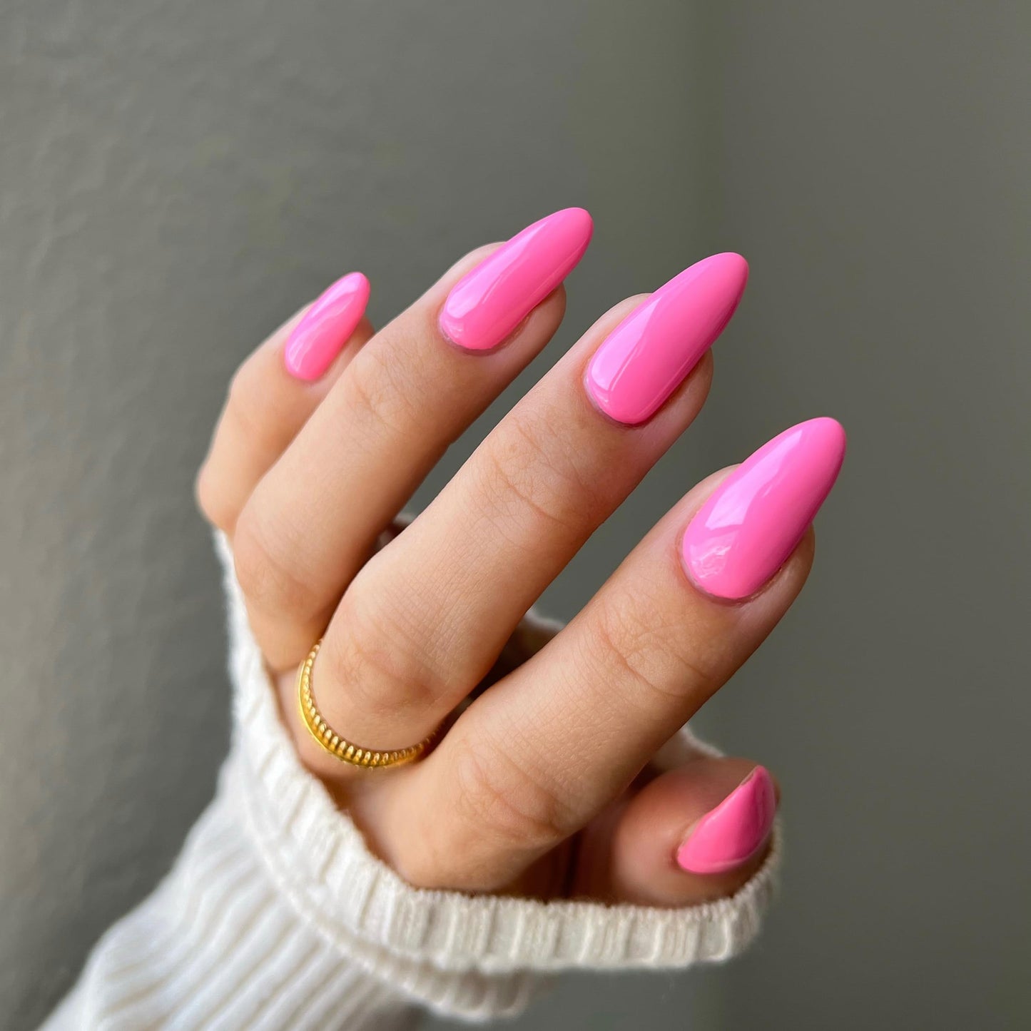 DND Diva Gel Polish Set, Soda Poppin Collection, UV/LED Gel Polish and Air Dry Nail Lacquer, Matching Chip-Free Polish Duo, 141 Classical Pink, 0.5 Fl Oz