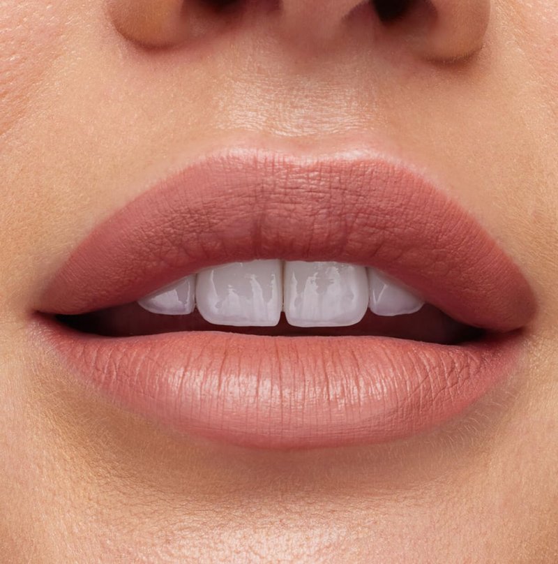 Huda Beauty Liquid Matte Lipstick - Ultra-Comfort, Transfer-Proof Formula | Wifey Shade