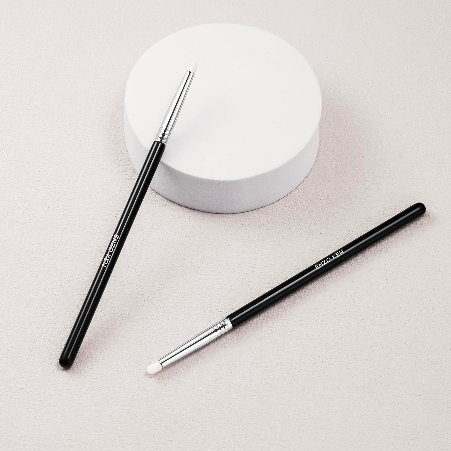 ENZO KEN Natural Goat Hair Eyeshadow Brush, Small Blending Eye Shadow Brush, Eye Shadow Blending Brushes, Eye Blending Brush, Nose Contour Brush, Eyeshadow Blending Makeup Brushes. (E904S)