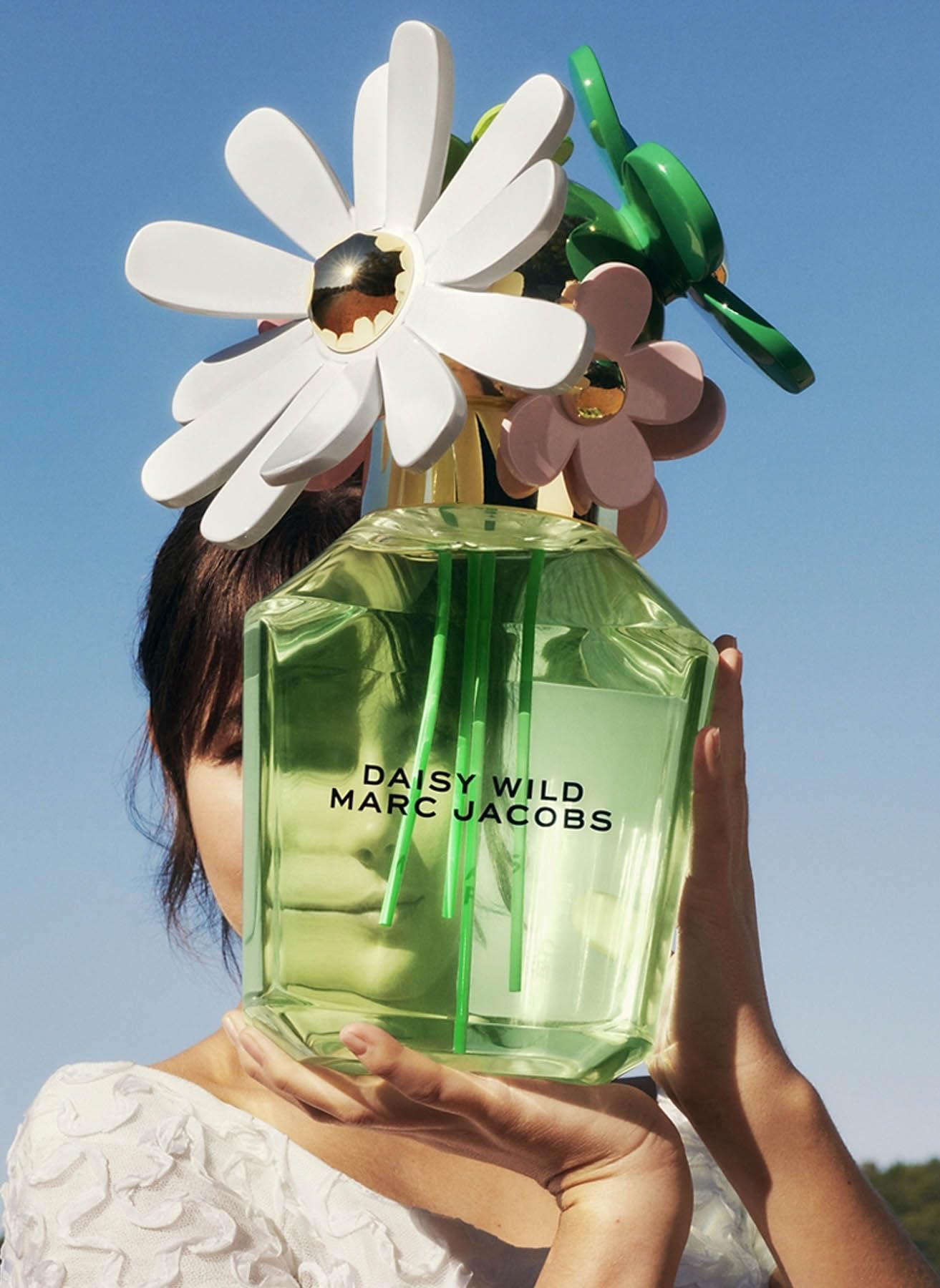 Marc Jacobs Daisy Wild Eau de Parfum - Adventurous Floral Women's Perfume - With Notes of Banana Blossom Accord, Jasmine & Macadamia Accord, Sandalwood & Vetiver des Sables 1.67 fl. Oz
