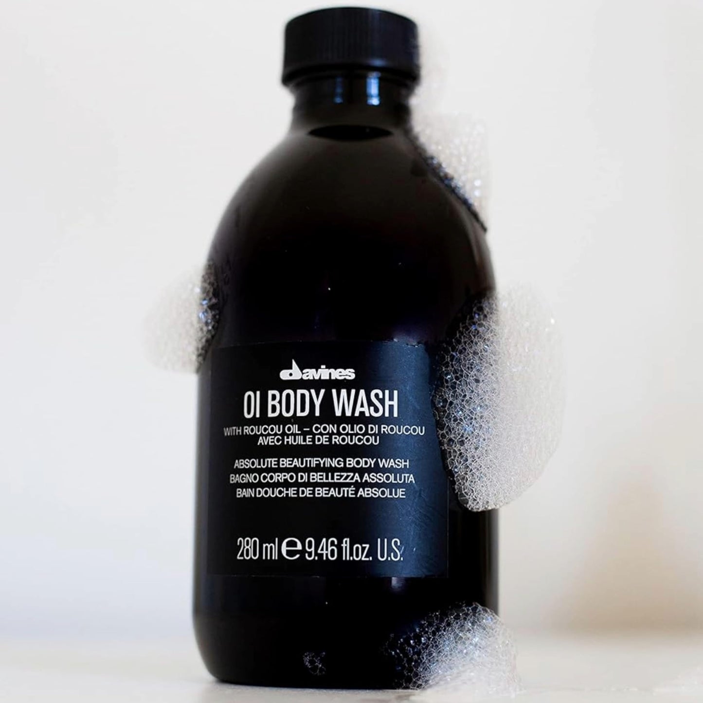 Davines OI Body Wash, Gently Cleansing Moisturizing Body Wash for All Skin Types - Hydrates & Softens Skin with Antioxidant Roucou Oil - Rich Creamy Foam with Signature OI Scent, 9.47 Fl Oz