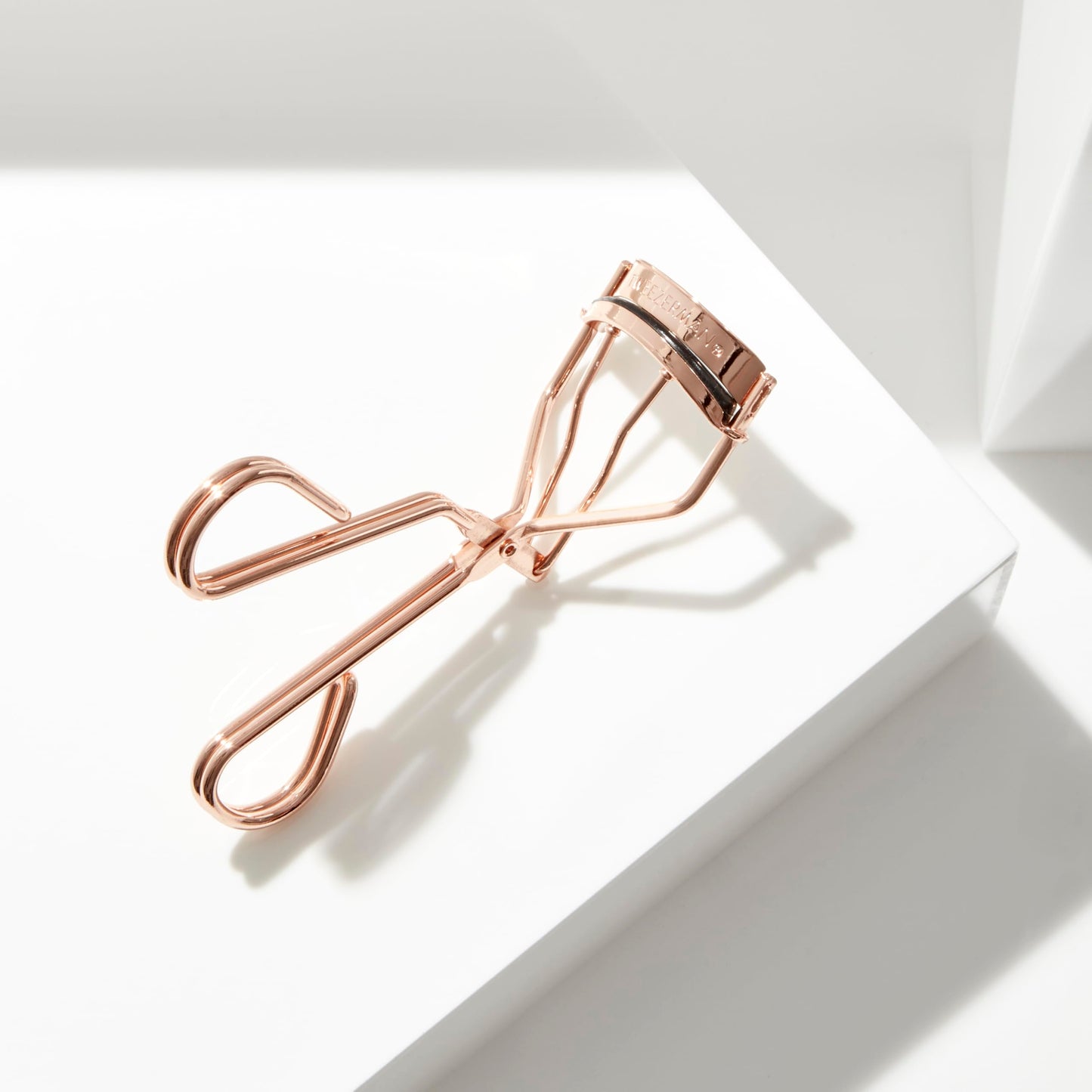 Tweezerman Pro Curl Eyelash Curler for Round-Shaped Eyes Rose Gold