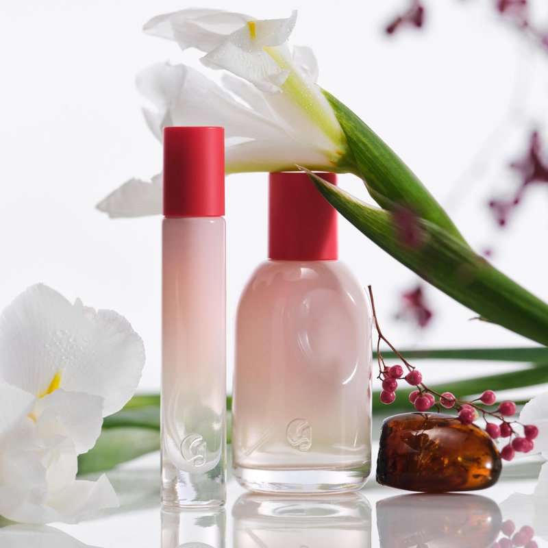 Glossier You Eau de Parfum - Unisex Fragrance for Men & Women, Skin-Scent Enhancer Smells Different on Everyone - Musky, Warm & Spicy Perfume with Pink Pepper, Iris & Ambrox Base Notes, Travel 8ml