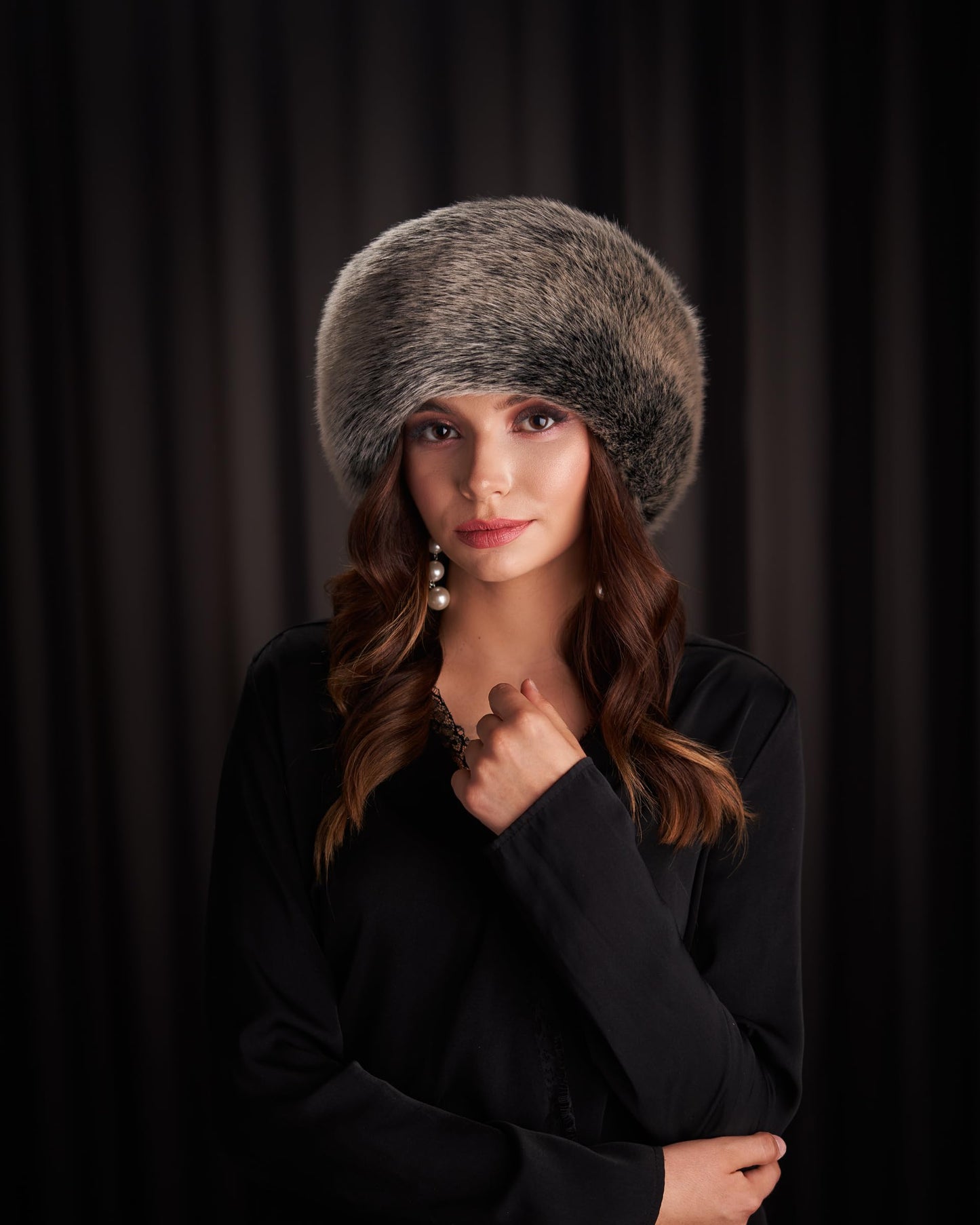 Futrzane Siberian Headband - Womens Faux Fur Headbands - Fluffy Russian Earband - Size M (Grey Siberian)