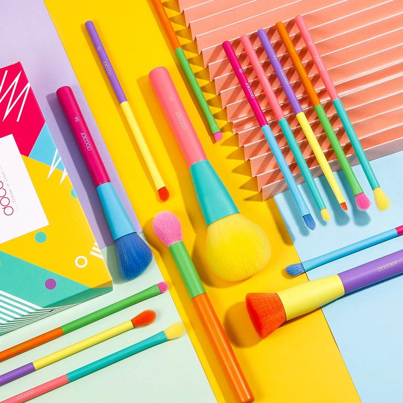 Docolor Makeup Brushes - 15-Piece Colorful Synthetic Brush Set for Face & Eyes | Premium Kabuki, Contour, Blush, and Eyeshadow Tools