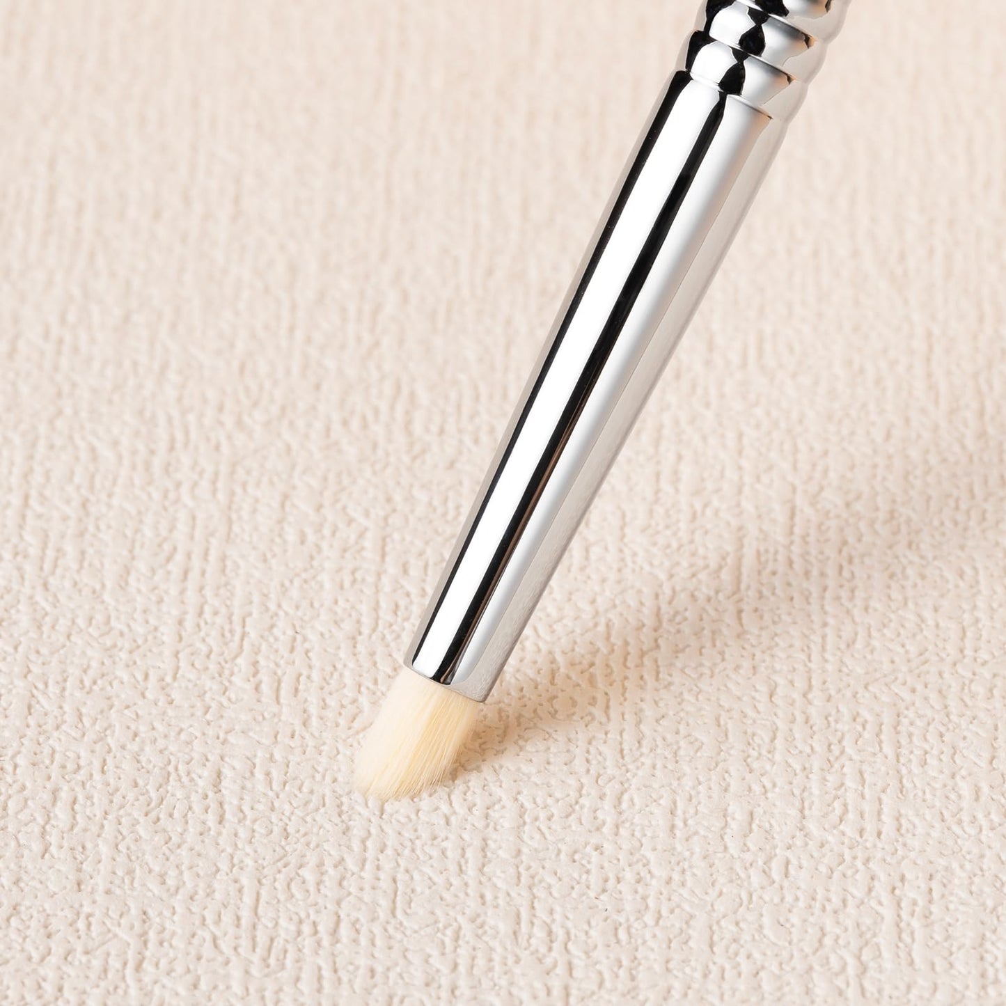 ENZO KEN Natural Goat Hair Eyeshadow Brush, Small Blending Eye Shadow Brush, Eye Shadow Blending Brushes, Eye Blending Brush, Nose Contour Brush, Eyeshadow Blending Makeup Brushes. (E904S)