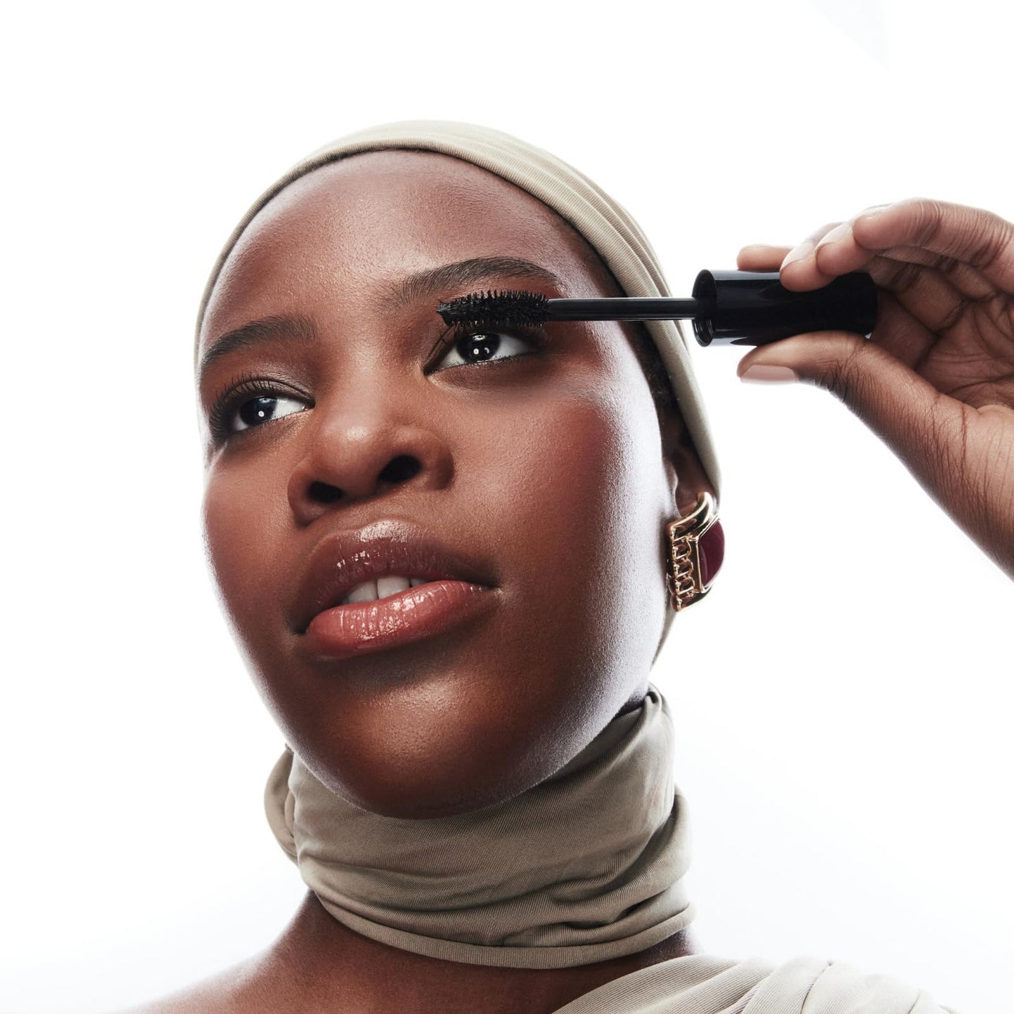 Black Up Revolution Mascara Maxi Volume Lengthening Curl Mascara Fiber Lash Curved Brush for Thick Defined Lashes Extremely Volumizing & Push Up Effect Long Wear Eye Makeup for Dramatic Lash Look