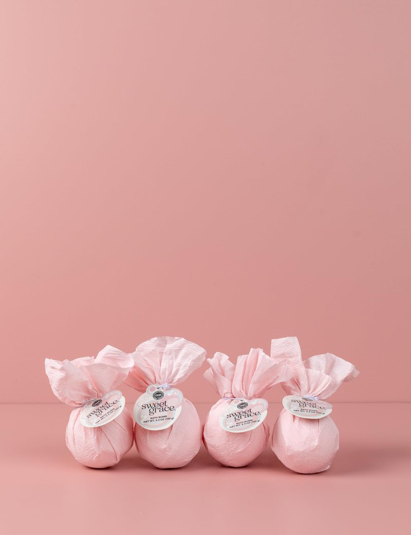 Bridgewater Candle Luxury Foaming Fizzing Pink Scented Bath Bomb 4 Pack-Sweet Grace