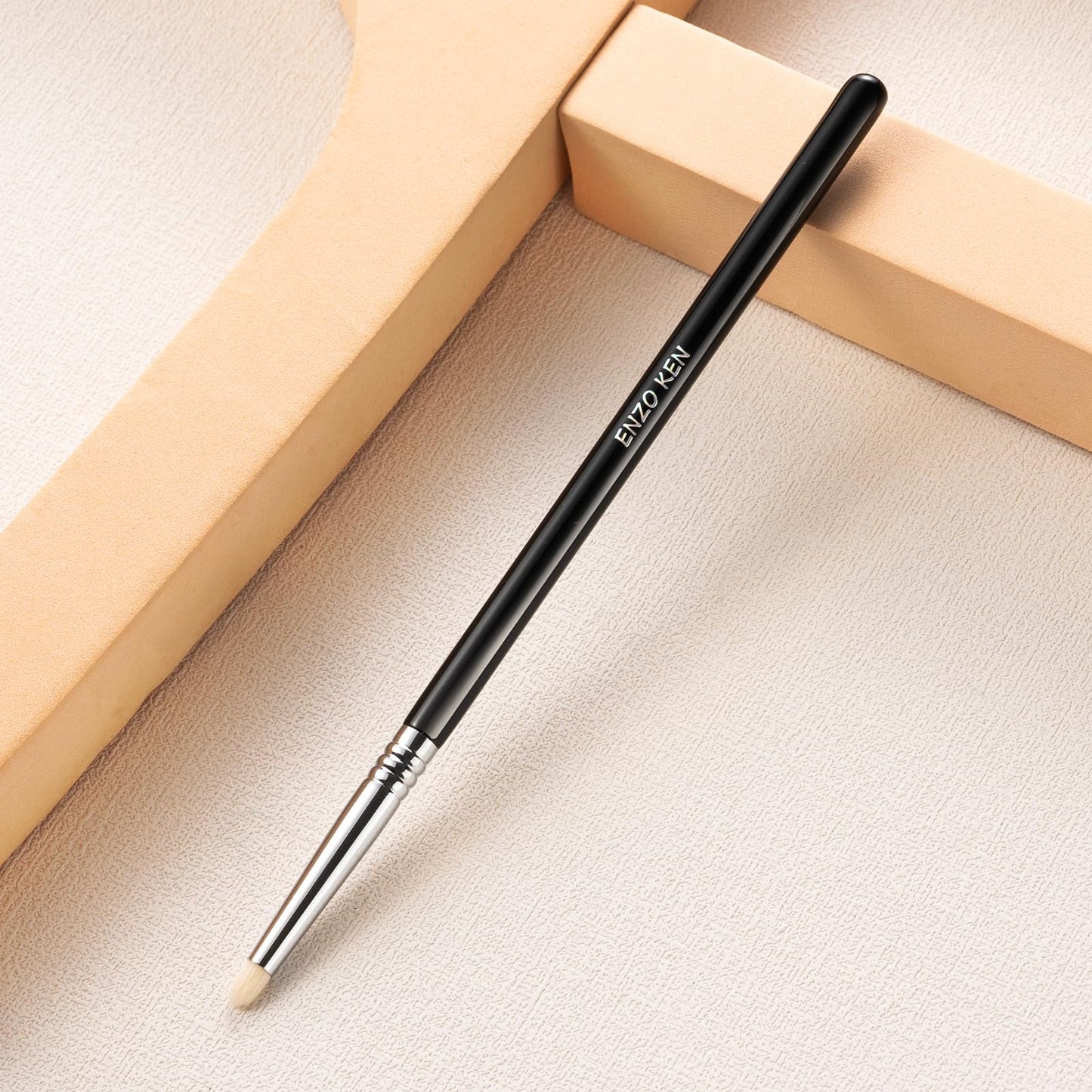 ENZO KEN Natural Goat Hair Eyeshadow Brush, Small Blending Eye Shadow Brush, Eye Shadow Blending Brushes, Eye Blending Brush, Nose Contour Brush, Eyeshadow Blending Makeup Brushes. (E904S)