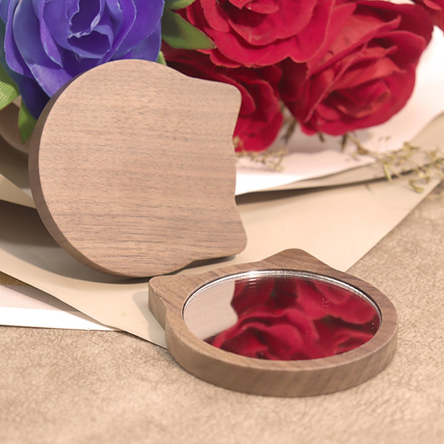 IUI Wooden Compact Mirror for Women, Makeup Mirror, Pocket Mirror Handheld Wedding Gift Souvenir Travel Mirror for Purses(Cat Shape)