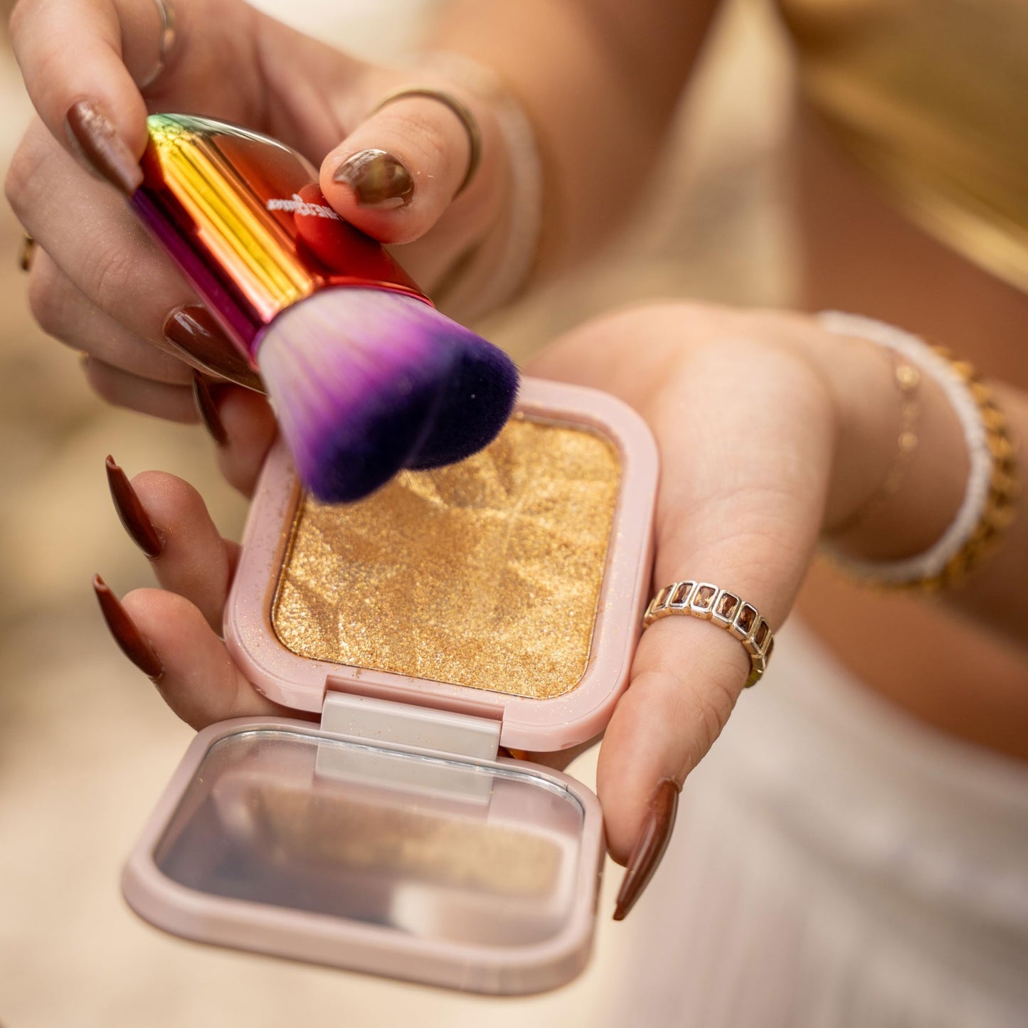 Sunshine & Glitter Highlighter Shimmer Compact-Sunkissed- Face Shimmer and Glow for Everyday Contour with Luminizer Natural,Night Out Beach Day Beauty highlighter makeup highlight palette