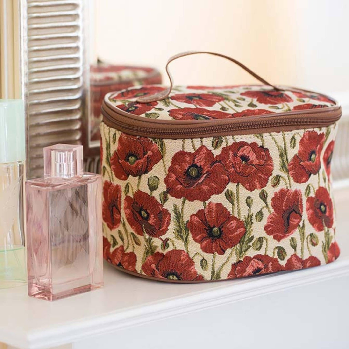 Signare Tapestry Toiletry Bag Makeup Organizer bag for Women with Poppy Flower Design (TOIL-POP)