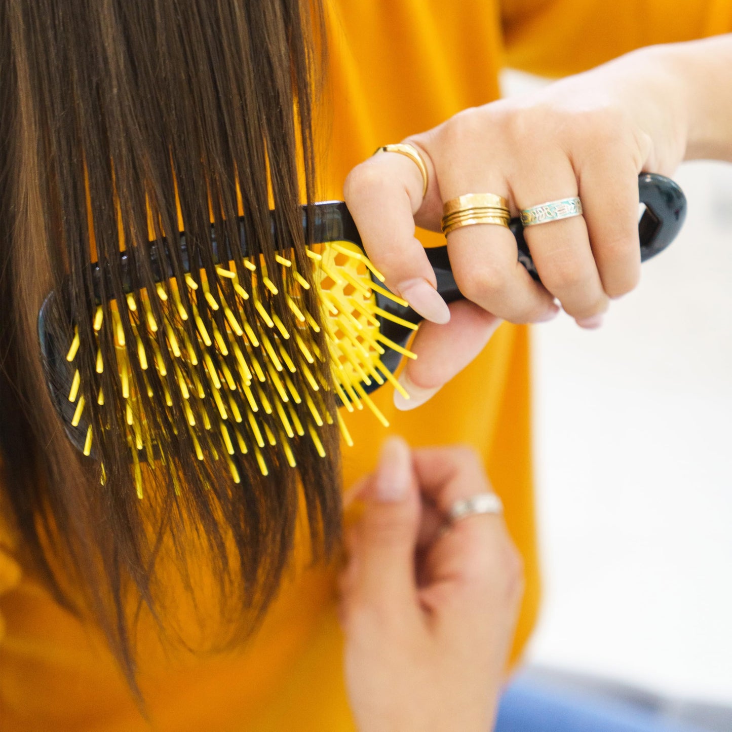 FHI Heat UNbrush Detangling Brush for Pain-Free Brushing on All Wet or Dry Hair Types — Durable DuoFlex Anti-Static Bristles, Lightweight Handle, Vented Hair Brush, Sunburst