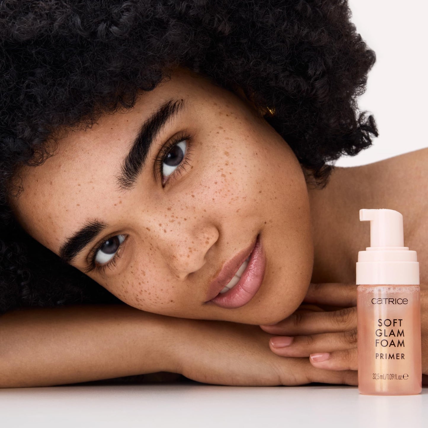 Catrice Soft Glam Foam Primer, Hydrating Glow, Radiant Finish (010 | Pink)