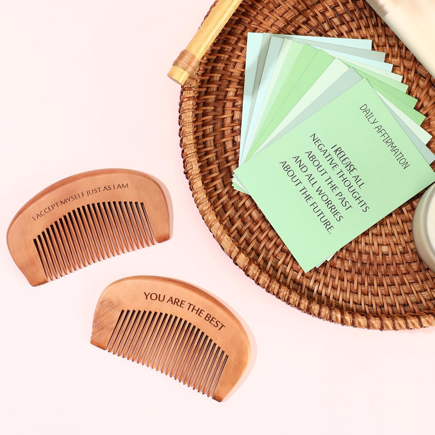 Yiyiring 20 Sets Birthing Comb Labor Pain Labor Combs with Affirmation Card for Pregnant Women Wooden Engraved Stress Bitrh Relief Comb for Delivery Support Relief Self Care New Mom Gifts