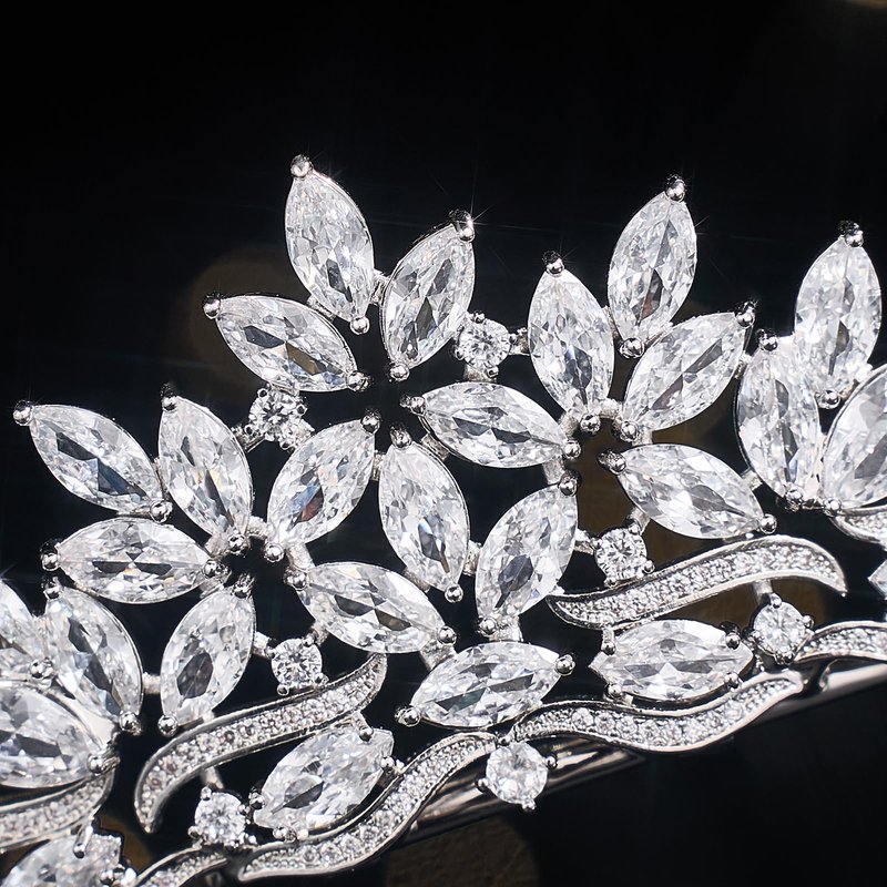 Sparkling CZ Tiaras for Women Floral Bride Crown Platinum Plated Wedding Quinceanera Prom Homecoming Crowns Flower Wave Design Bridal Jewelry Gift