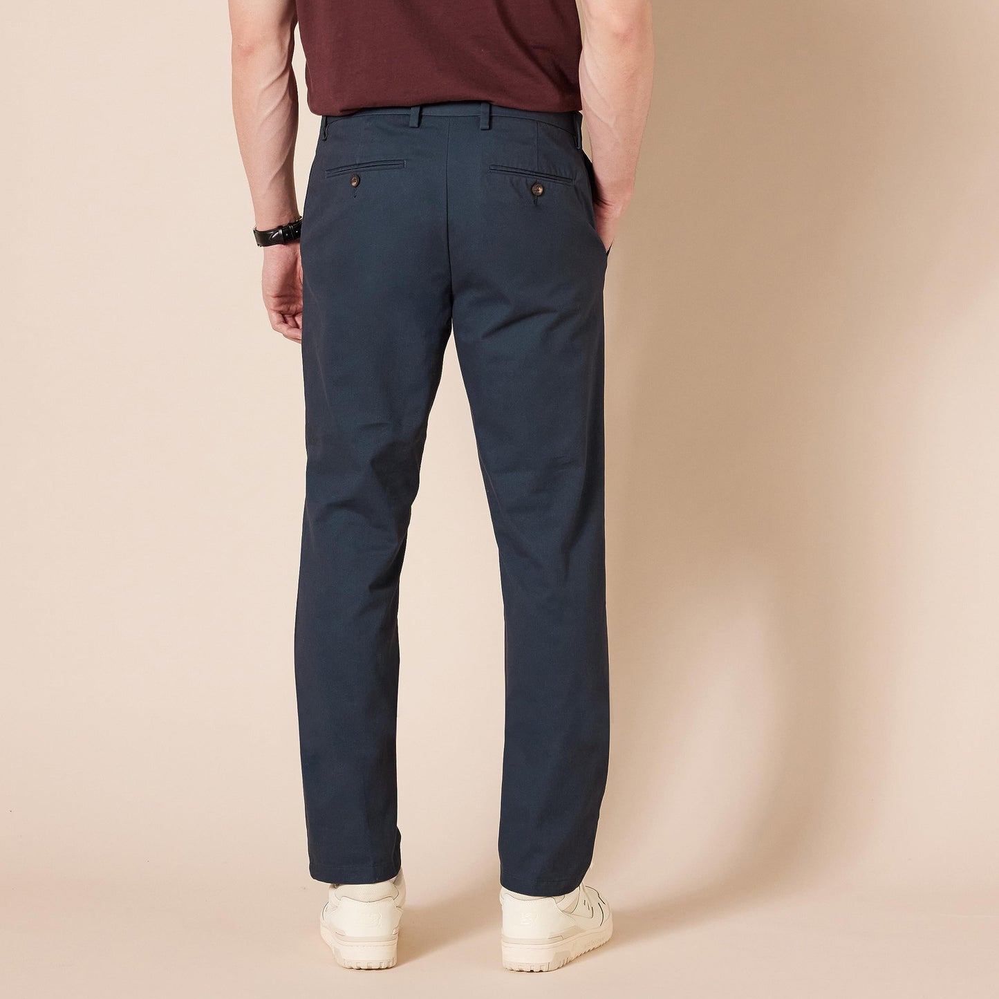 Amazon Essentials Men's Slim-Fit Wrinkle-Resistant Flat-Front Chino Pant
