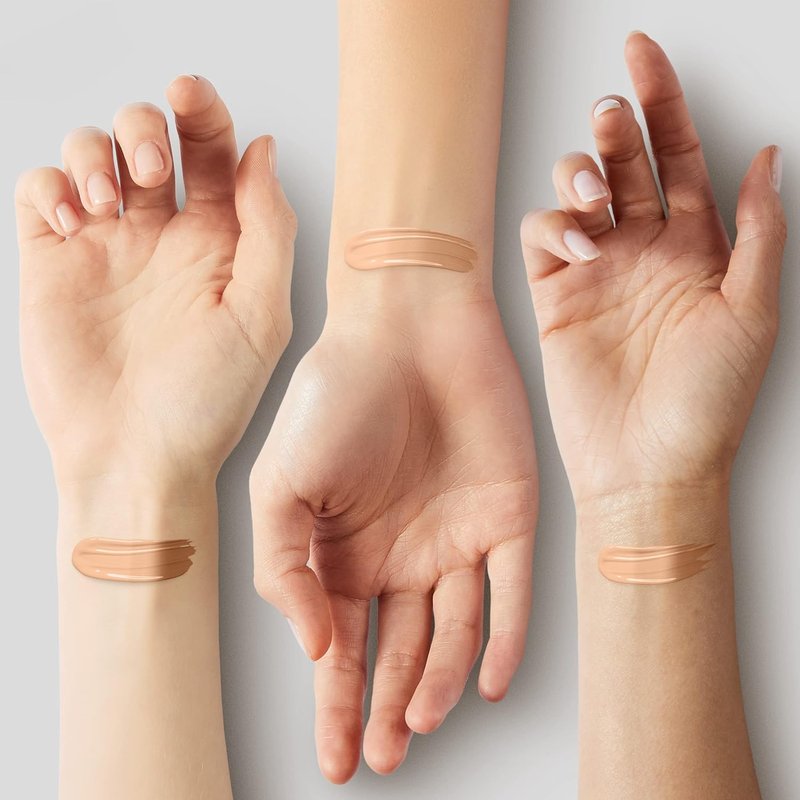 COVERGIRL Simply Ageless 3-in-1 Liquid Foundation - Matte Finish, Hyaluronic & Vitamin C, 200 Fair Ivory, 1 Count