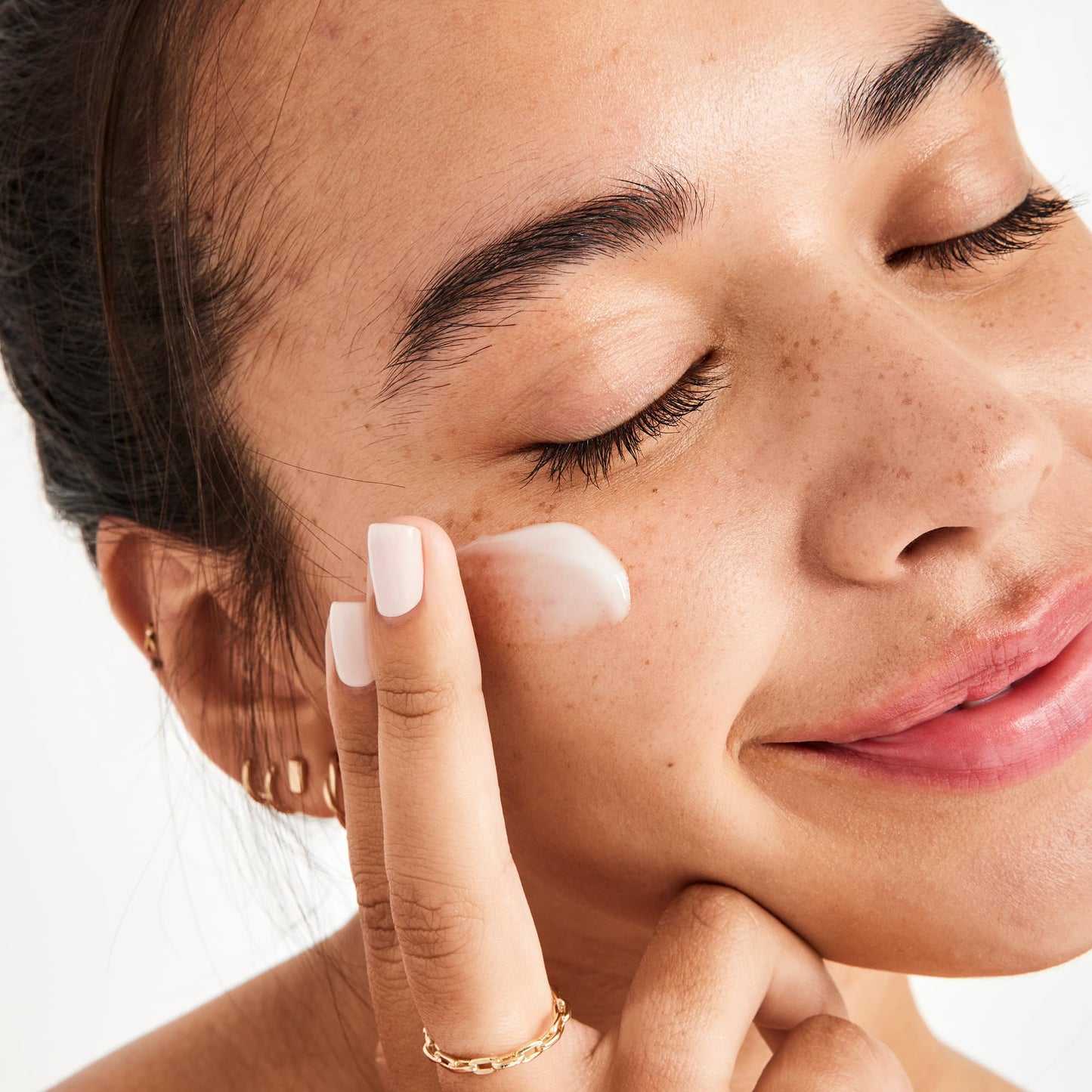 First Aid Beauty - Ultra Repair Oil-Control Moisturizer, Weightless Hydrating Mattifying Cream, Helps Minimize Pores for All Day Shine-Free Skin, Alcohol & Oil Free, Safe for Sensitive Skin, 1.7 oz
