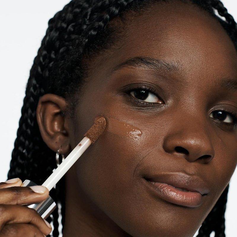 Clinique Beyond Perfecting Liquid Foundation & Concealer - Full Coverage for All Skin Types | Natural Matte Finish