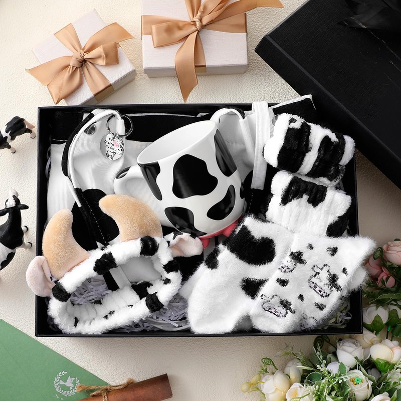 Fourluoo 7 Pcs Cow Gift Set for Women Cute Print Gift Stuff Accessories Including Canvas Bag Socks Mug Keychain Pendant Face Washing Headband Wristband for Cow Lover Themed Birthday Party