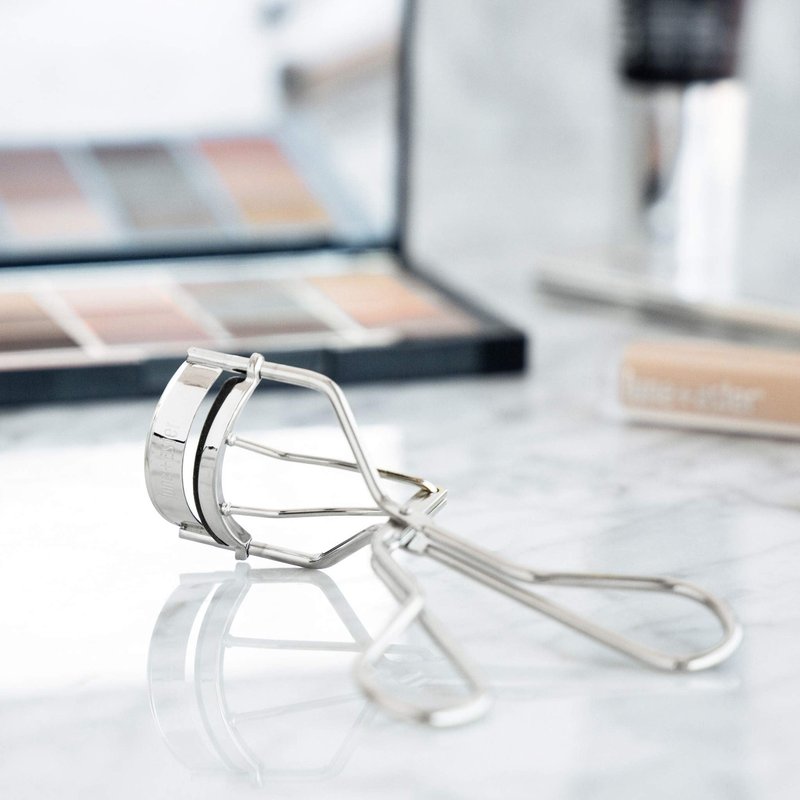 Lune+Aster Powerlash Eyelash Curler | Japanese-Designed, Universal Shape with Soft, Rounded Cushioned Pads