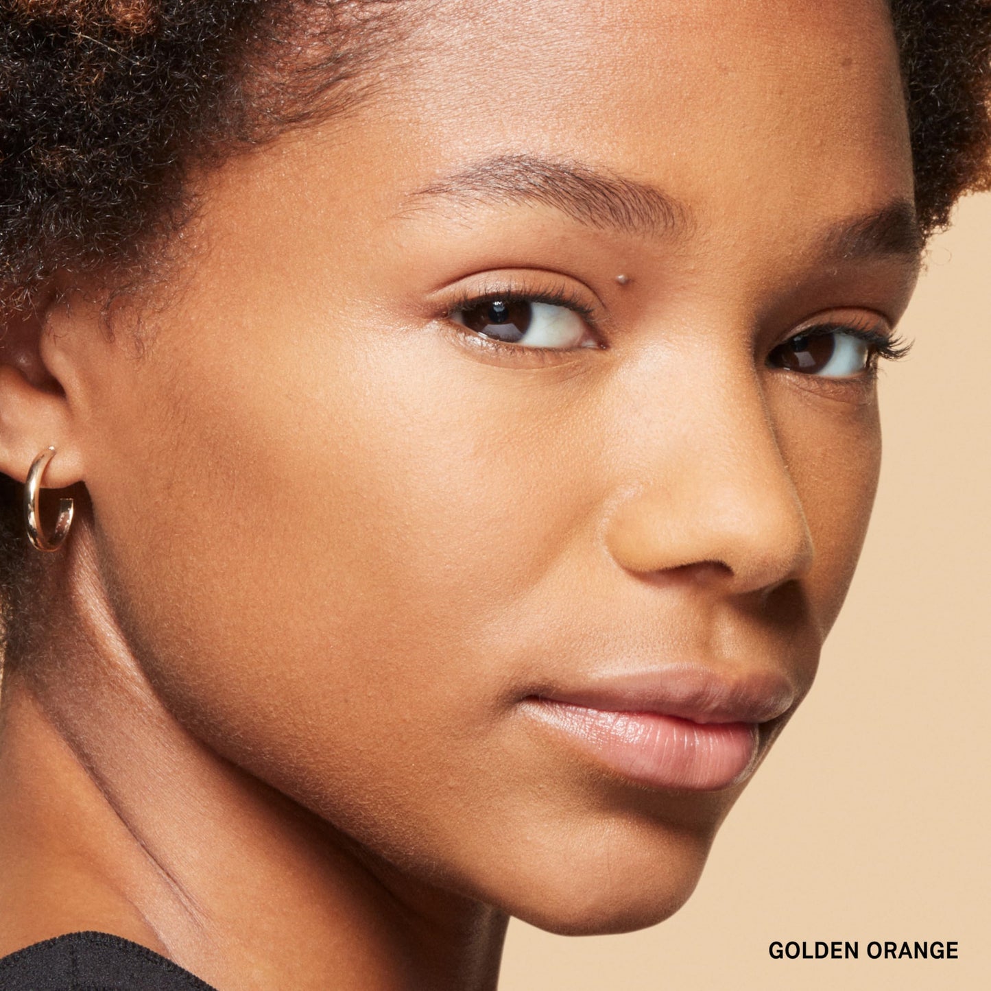 Bobbi Brown Sheer Finish Pressed Powder | Oil-Absorbing, Mattifying Setting Powder for All-Day Shine Control | Includes Puff, 0.32 Ounce, Golden Orange