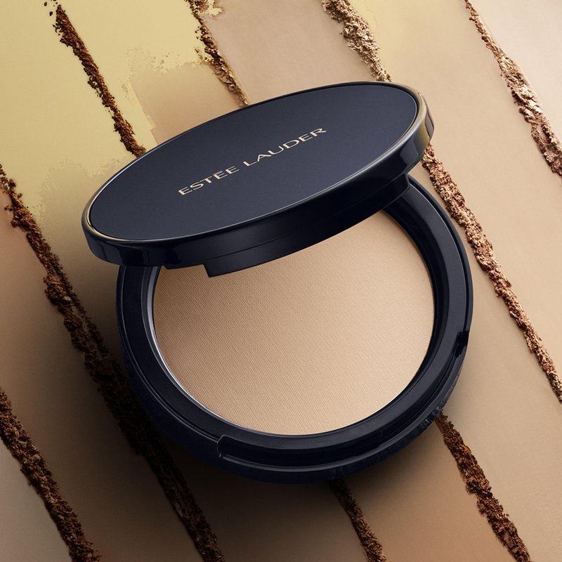 Estée Lauder Double Wear Stay-in-Place Matte Setting Powder Veil | Pressed Setting Face Powder Compact with Puff | Oil-Control with Sheer Coverage, Translucent Light