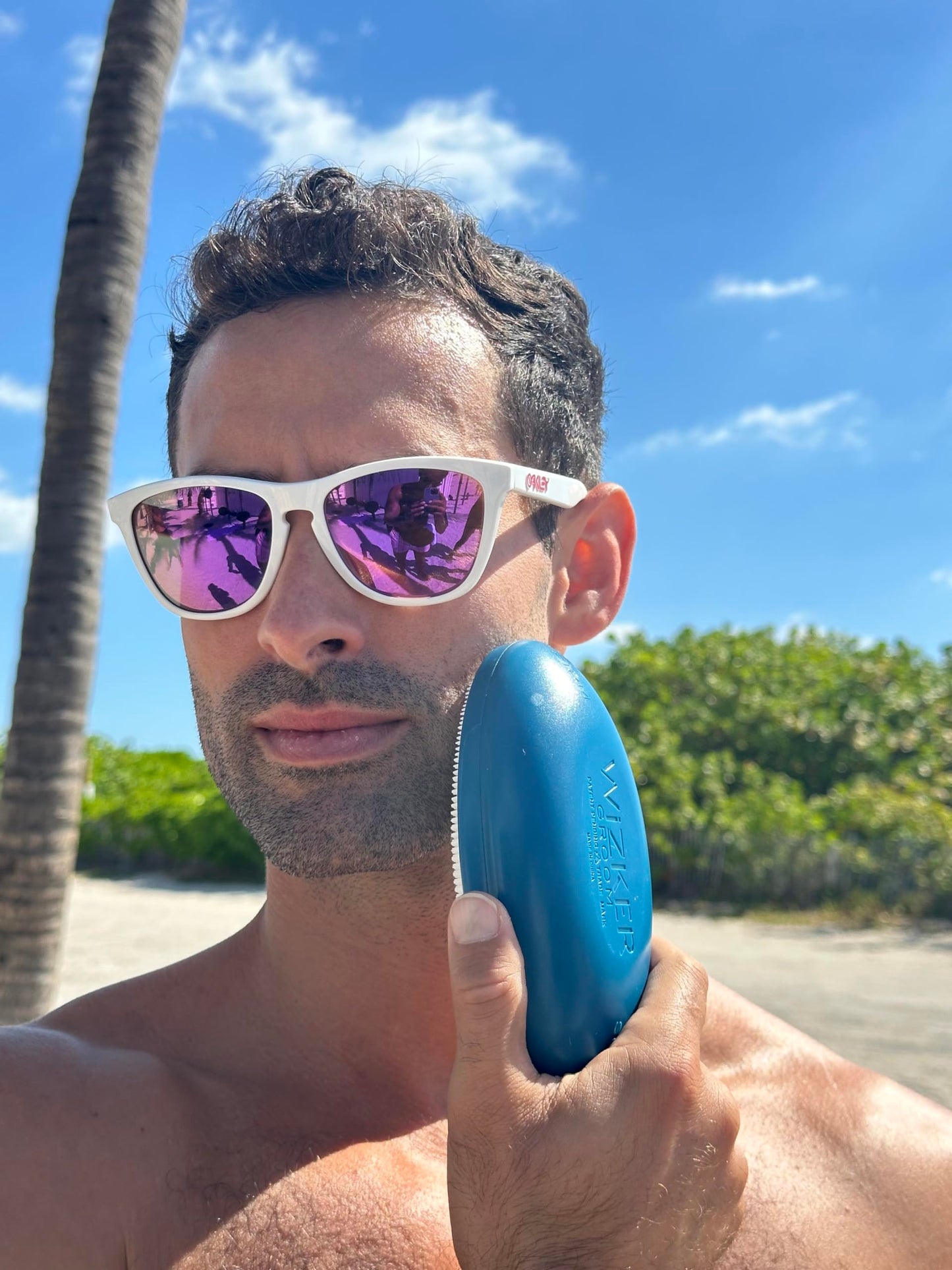WIZKER Premium Ingrown Hair Exfoliating Brush for Sensitive Skin, Couple’s Edition Removes Razor Bumps, Reduces Shaving Irritation, Waxing, Laser – Waterproof, No Mold