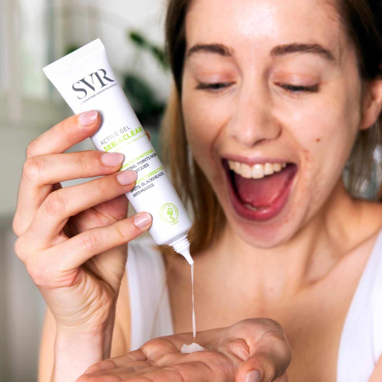 SVR - Sebiaclear Mat + Pores - Oil-Free Daily Matte Moisturizer with PHA & Niacinamide - For Oily, Combination, and Sensitive Skin - Reduces Visible Pores - Non-Comedogenic - 40ml