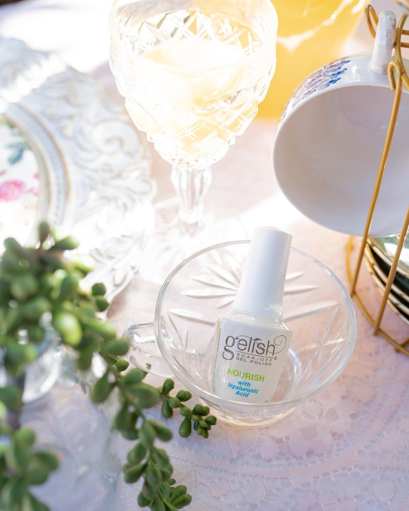 Gelish MINI Nourish Cuticle Oil with Hyaluronic Acid – Hydrating & Strengthening Cuticle Care, Promotes Healthy Nails, Lightweight Formula, Professional Nail Treatment (9mL)