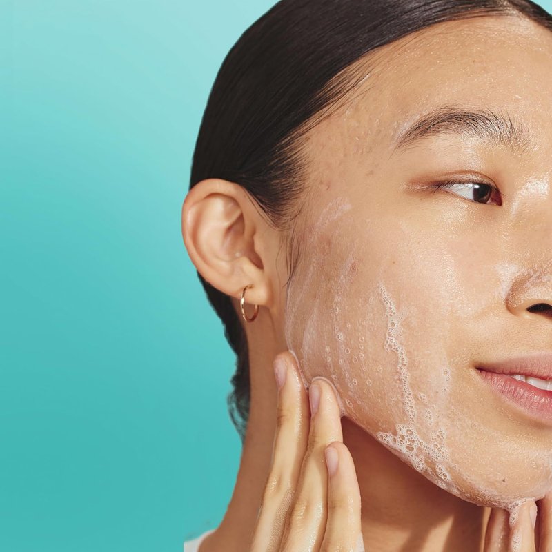 Burt's Bees Foaming Face Wash - BHA Breakout Defense Cleanser for All Skin Types | 8 Oz.