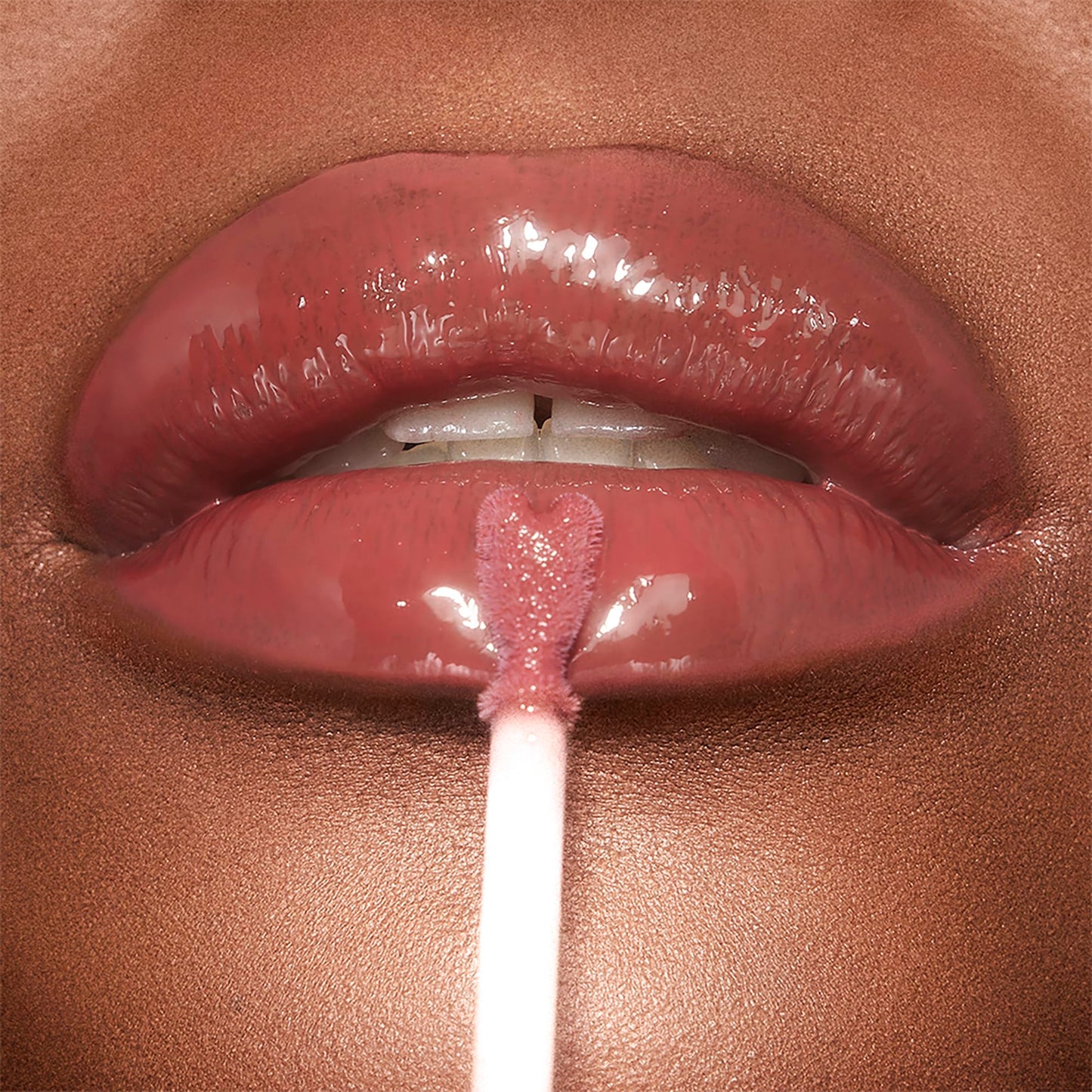 Charlotte Tilbury Collagen Lip Bath - Plumping Lip Gloss for a Fuller-Looking, High-Shine Pout - Skincare-Infused Formula to Hydrate & Nourish Lips - Gifting - Walk Of No Shame