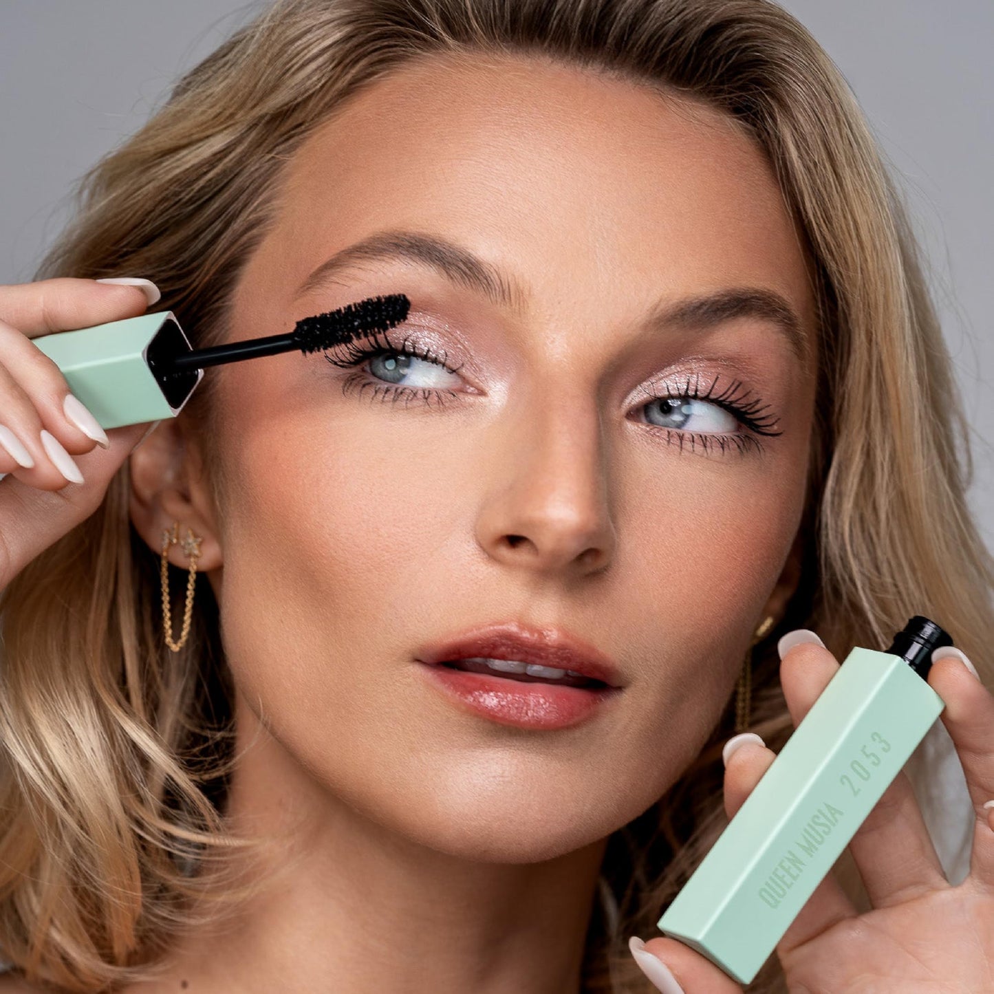 QUEEN MUSIA 2053 Mascara with Lash Growth Extract –– Lengthening & Volumizing, Wispy Lashes, Nourishing, Flake & Smudge-Resistant, Vegan & Cruelty-Free, Ophthalmologist-Tested
