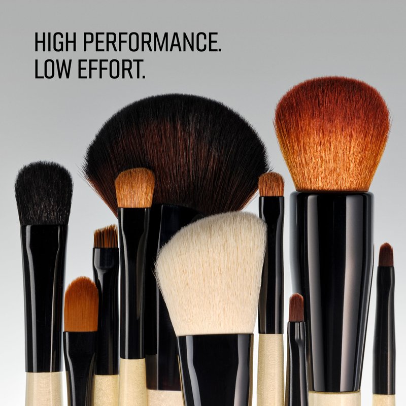 Bobbi Brown Ultra Fine Eyeliner Brush | Slim Eye Makeup Brush for Creating Precise, Crisp Lines with Gel and Powder Eyeliner
