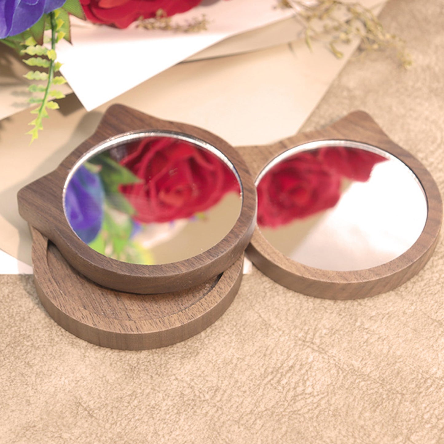 IUI Wooden Compact Mirror for Women, Makeup Mirror, Pocket Mirror Handheld Wedding Gift Souvenir Travel Mirror for Purses(Cat Shape)