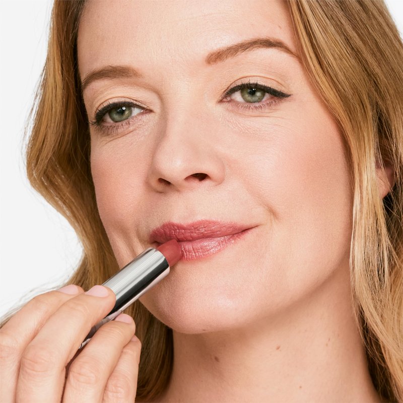 Clinique Dramatically Different Lipstick Shaping Lip Colour | Long Lasting, Moisturizing + Hydrating, Raspberry Glace, 1 Count