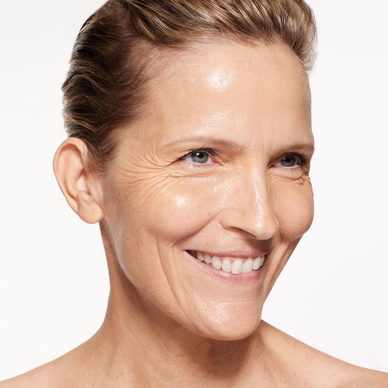 Shiseido RevitalEssence Skin Glow Foundation SPF 30, 320 Pine - Buildable, Medium Coverage - 24-HR Hydration & 12-HR Wear - Transfer, Crease & Fade Resistant - Non-Comedogenic - All Skin Types