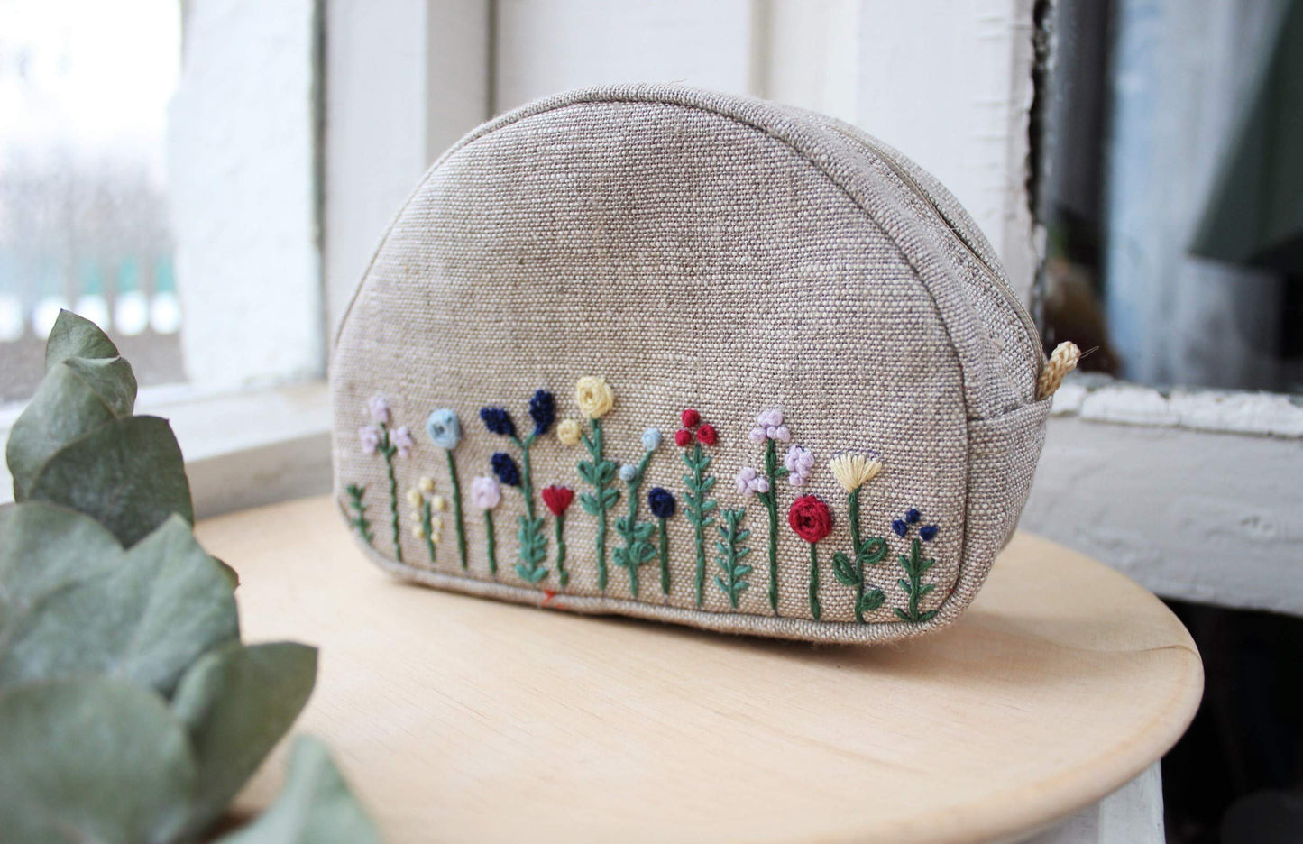 Small embroidered cosmetic bag Flowers embroidery makeup bag for women Floral makeup zipper pouch for bridesmaids