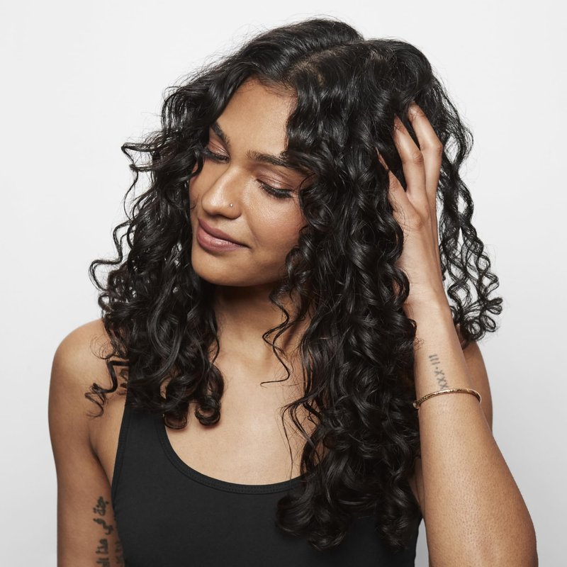 Bumble and bumble. Creme De Coco Conditioner | Provides Rich Moisture & Shine | Reduces Frizz | With Coconut Kukui Nut Murumuru Butter | For Dry Medium to Thick Curly, Wavy, Straight Hair, 33.8 Fl Oz