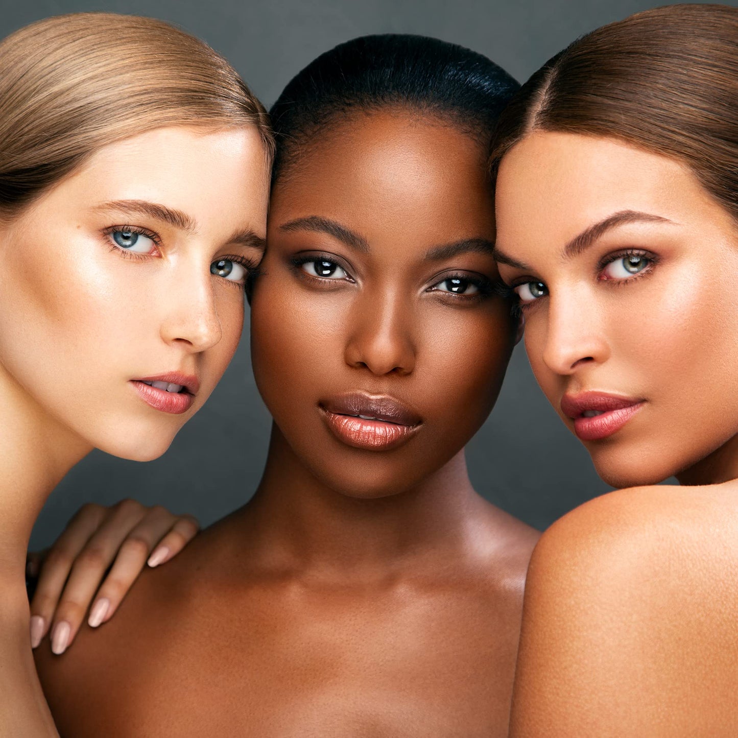 Kevyn Aucoin The Neo-Bronzer, Sundown Deep: 3 in 1 makeup palette. Highlighter, blush & bronzer in one smooth gradient makeup compact. Shimmer & matte in light, medium & deep. Sun-kissed to bronzed.