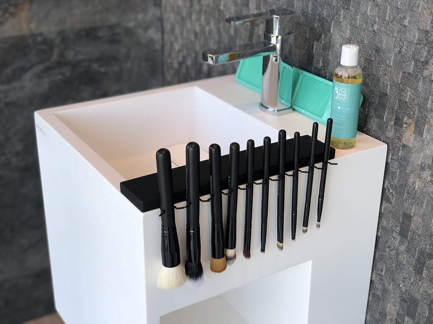 Makeup Brush Cleaner - Quickly Cleans & Protects Brushes | Plant-Derived Ingredients, No Residue