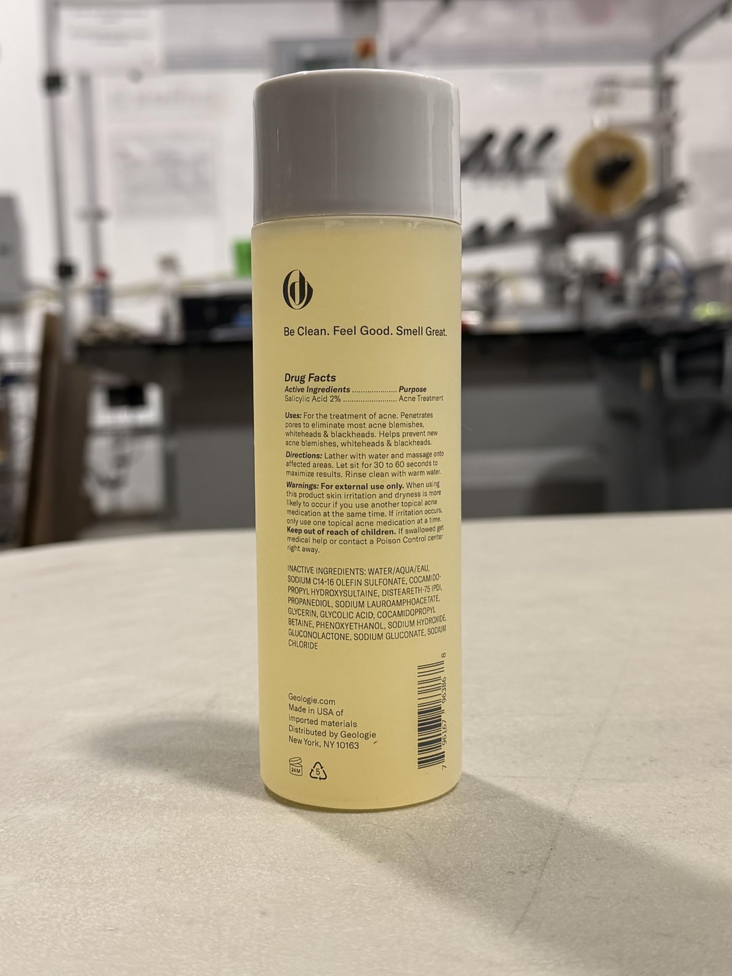 Geologie Acne Control Body Wash | Exfoliating AHA + BHA Cleanser for Men & Women | Reduces Bacne & Body Breakouts | Salicylic Acid + Glycolic Acid | 8.4 Fl Oz